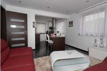 Vasaras māja Valča 8